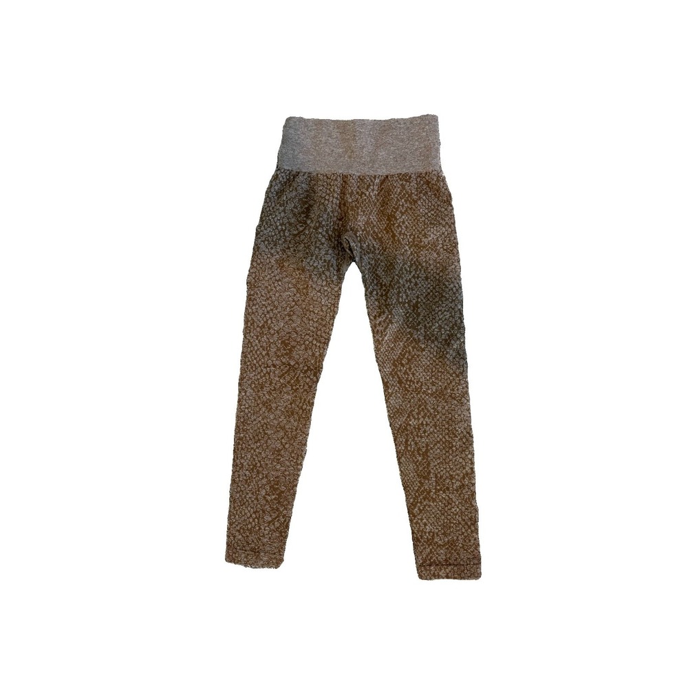 NVGTN 5 Pairs Of Leggings, Women's Size Small LOT Seamless & Scrunch Solid, Camo - Picture 4 of 7